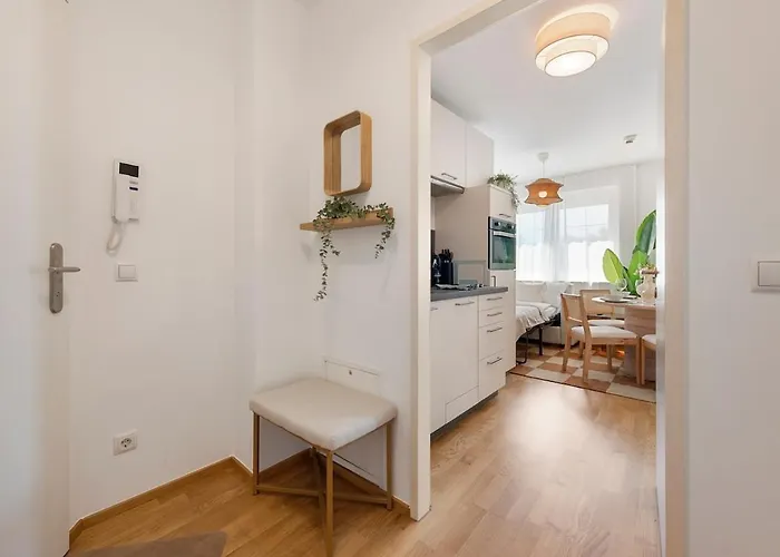 Cozy & Modern 1br - 1 Min To Metro & Train Station Apartamento