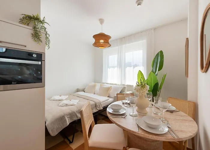 Apartamento Cozy & Modern 1br - 1 Min To Metro & Train Station *