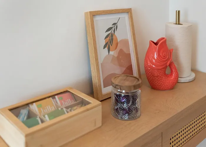 Cozy & Modern 1br - 1 Min To Metro & Train Station Apartamento Viena